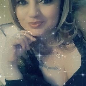 Meet your Posher, Yesenia